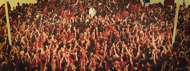 The Rajneeshees and the Bhagwan in “Wild Wild Country”