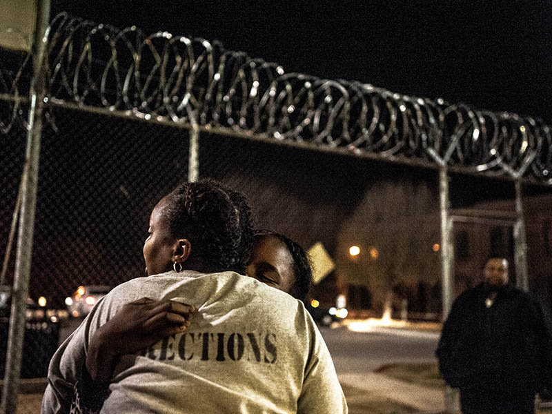 Frantazia Jones hugs her mother one last time at the end of their visit.