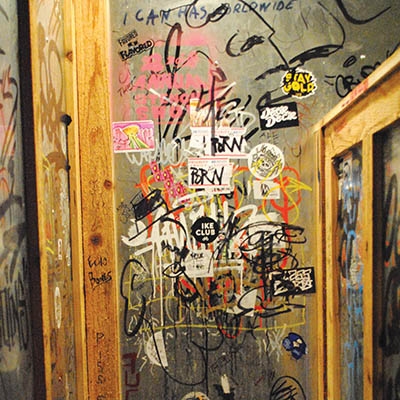 Soundpony's men's room