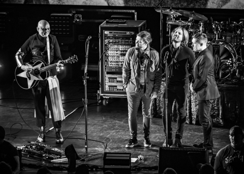 Smashing Pumpkins perform at Brady Theater with vocal accompaniment from Hanson