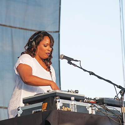 DJ Spinderella