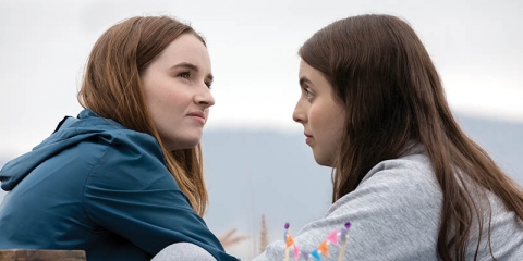 Kaitlyn Dever and Beanie Feldstein in ‘Booksmart’