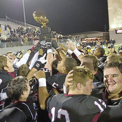 Wagoner Bulldogs celebrating their 2015 high school football state championship win